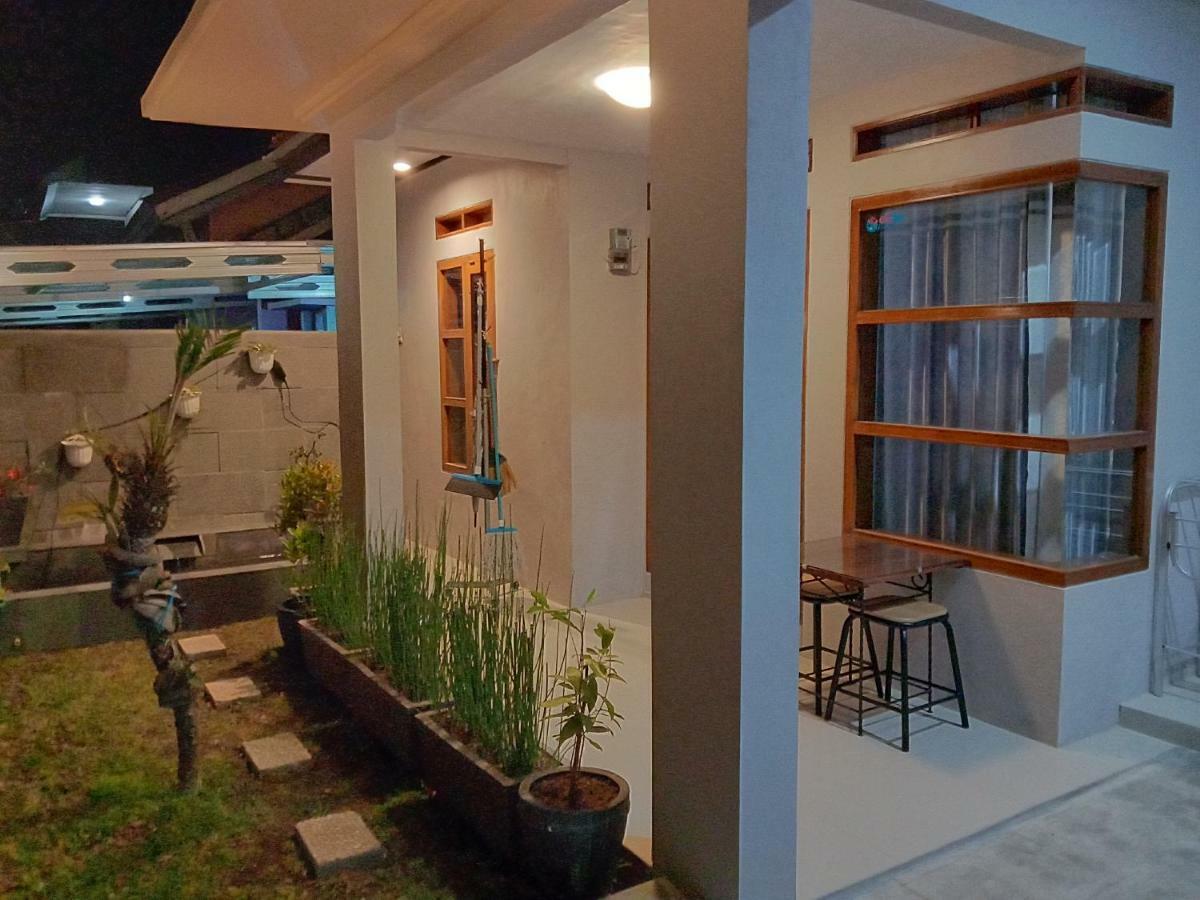 Guesthouse - Lubna Homestay Kuningan Exterior foto